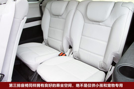 2011款奔驰R500海外试驾实拍