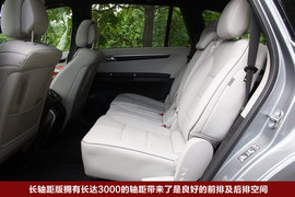 2011款奔驰R500海外试驾实拍