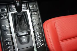 2016款保时捷Macan