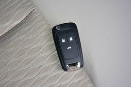 2016款别克英朗15N手动精英型