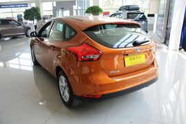 2015款福特福克斯两厢1.6L手动风尚型