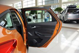 2015款福特福克斯两厢1.6L手动风尚型