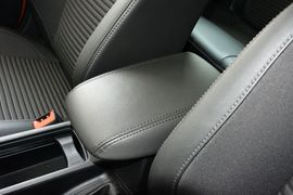 2015款福特福克斯两厢1.6L手动风尚型