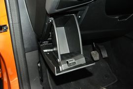2015款福特福克斯两厢1.6L手动风尚型