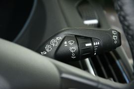 2015款福特福克斯两厢1.6L手动风尚型