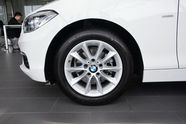 2016款宝马118i都市设计套装