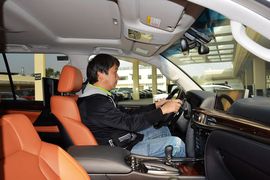 2016款雷克萨斯LX570尊贵豪华版