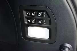 2016款雷克萨斯LX570尊贵豪华版