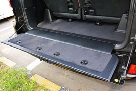 2016款雷克萨斯LX570尊贵豪华版