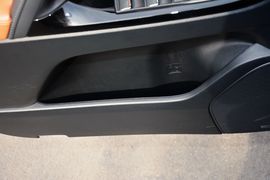 2016款雷克萨斯LX570尊贵豪华版