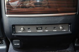 2016款雷克萨斯LX570尊贵豪华版