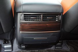 2016款雷克萨斯LX570尊贵豪华版