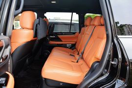 2016款雷克萨斯LX570尊贵豪华版