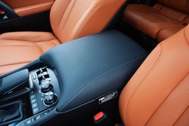 2016款雷克萨斯LX570尊贵豪华版