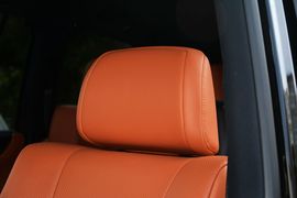 2016款雷克萨斯LX570尊贵豪华版