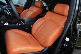 2016款雷克萨斯LX570尊贵豪华版