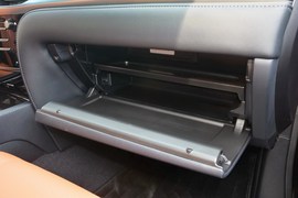 2016款雷克萨斯LX570尊贵豪华版