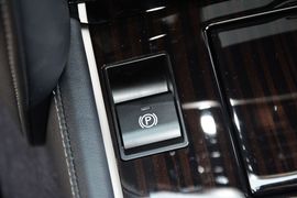 2016款雷克萨斯LX570尊贵豪华版