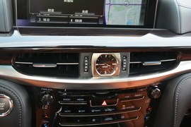 2016款雷克萨斯LX570尊贵豪华版