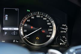 2016款雷克萨斯LX570尊贵豪华版