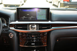 2016款雷克萨斯LX570尊贵豪华版