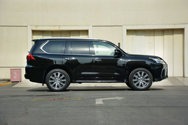 2016款雷克萨斯LX570尊贵豪华版