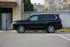 2016款雷克萨斯LX570尊贵豪华版