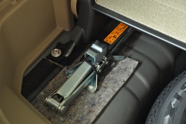 2010款东风日产骊威劲逸版1.8XE手动标准型