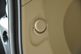 2010款东风日产骊威劲逸版1.8XE手动标准型