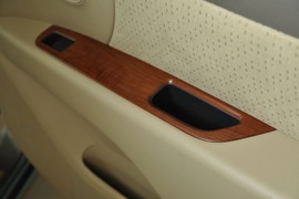 2010款东风日产骊威劲逸版1.8XE手动标准型