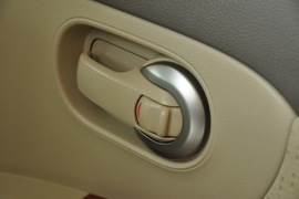 2010款东风日产骊威劲逸版1.8XE手动标准型