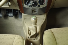 2010款东风日产骊威劲逸版1.8XE手动标准型