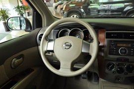 2010款东风日产骊威劲逸版1.8XE手动标准型
