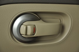 2010款东风日产骊威劲逸版1.8XE手动标准型