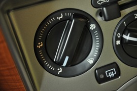 2010款东风日产骊威劲逸版1.8XE手动标准型