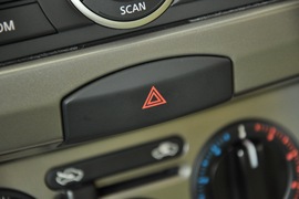 2010款东风日产骊威劲逸版1.8XE手动标准型