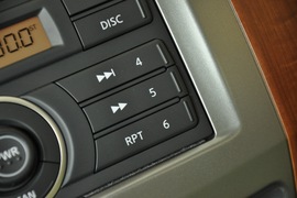 2010款东风日产骊威劲逸版1.8XE手动标准型