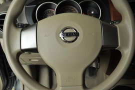 2010款东风日产骊威劲逸版1.8XE手动标准型