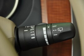 2010款东风日产骊威劲逸版1.8XE手动标准型