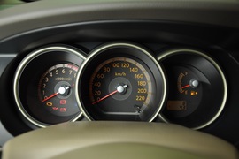 2010款东风日产骊威劲逸版1.8XE手动标准型