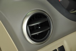 2010款东风日产骊威劲逸版1.8XE手动标准型