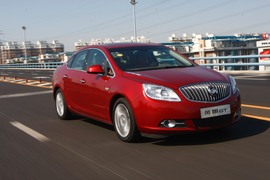 2010款别克英朗GT1.8试驾