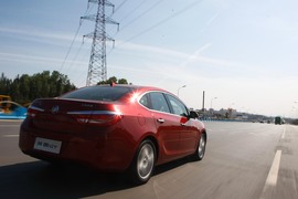 2010款别克英朗GT1.8试驾