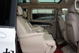 2016款福建奔驰V260尊贵版