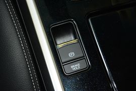 2016款本田雅阁2.0L