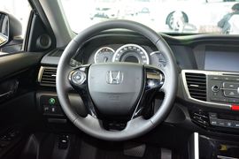 2016款本田雅阁2.0L