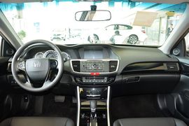2016款本田雅阁2.0L