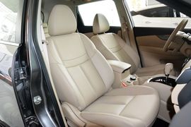 2014款日产奇骏2.5L