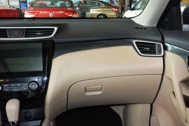 2014款日产奇骏2.5L