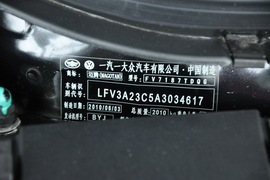 2011款迈腾1.8TSI豪华黑内饰版